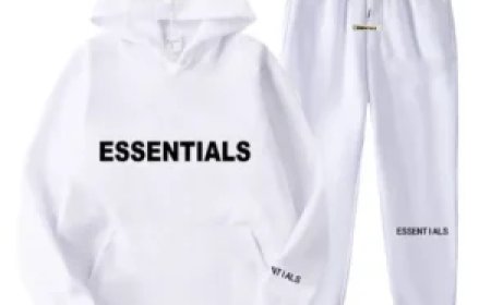 Essentials Hoodie: A Must-Have Wardrobe Staple for Streetwear Enthusiasts