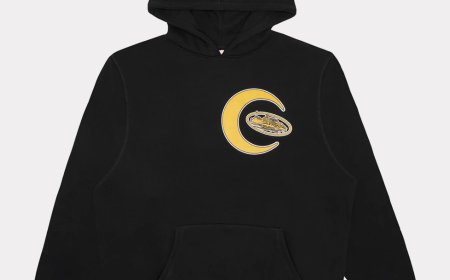 Choosing the Right Hoodie for Fashion Fabrics