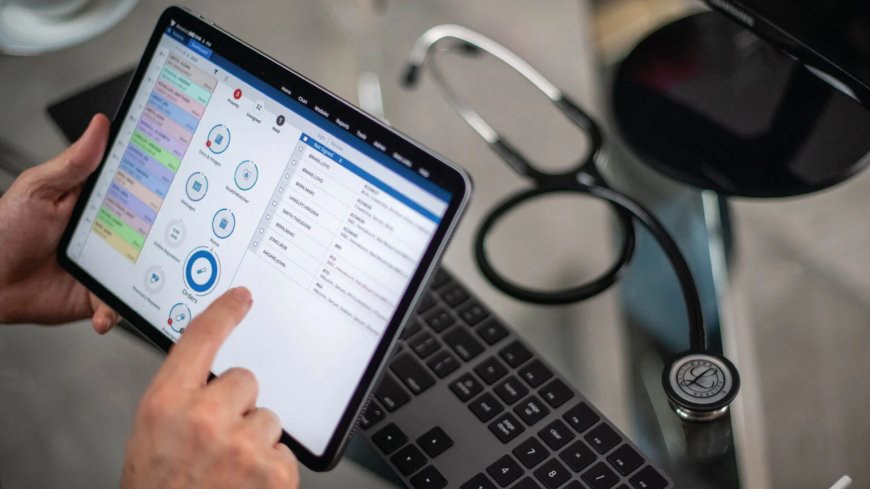 How to Manage a Hybrid Clinic: EHR Tips for In-Person & Virtual Care